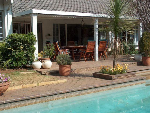 Liongate Bed And Breakfast Edenvale Exterior foto